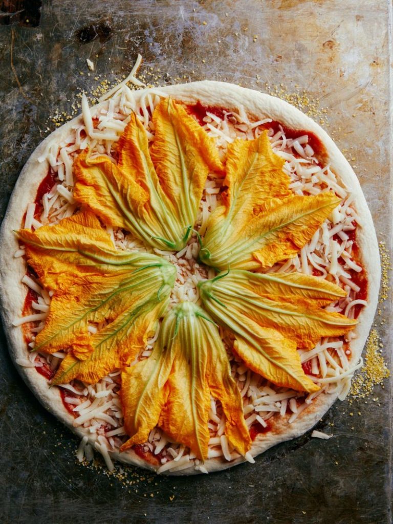 Kabak Çiçekli Pizza ve Keçi Peyniri Sosu Mis Pasta